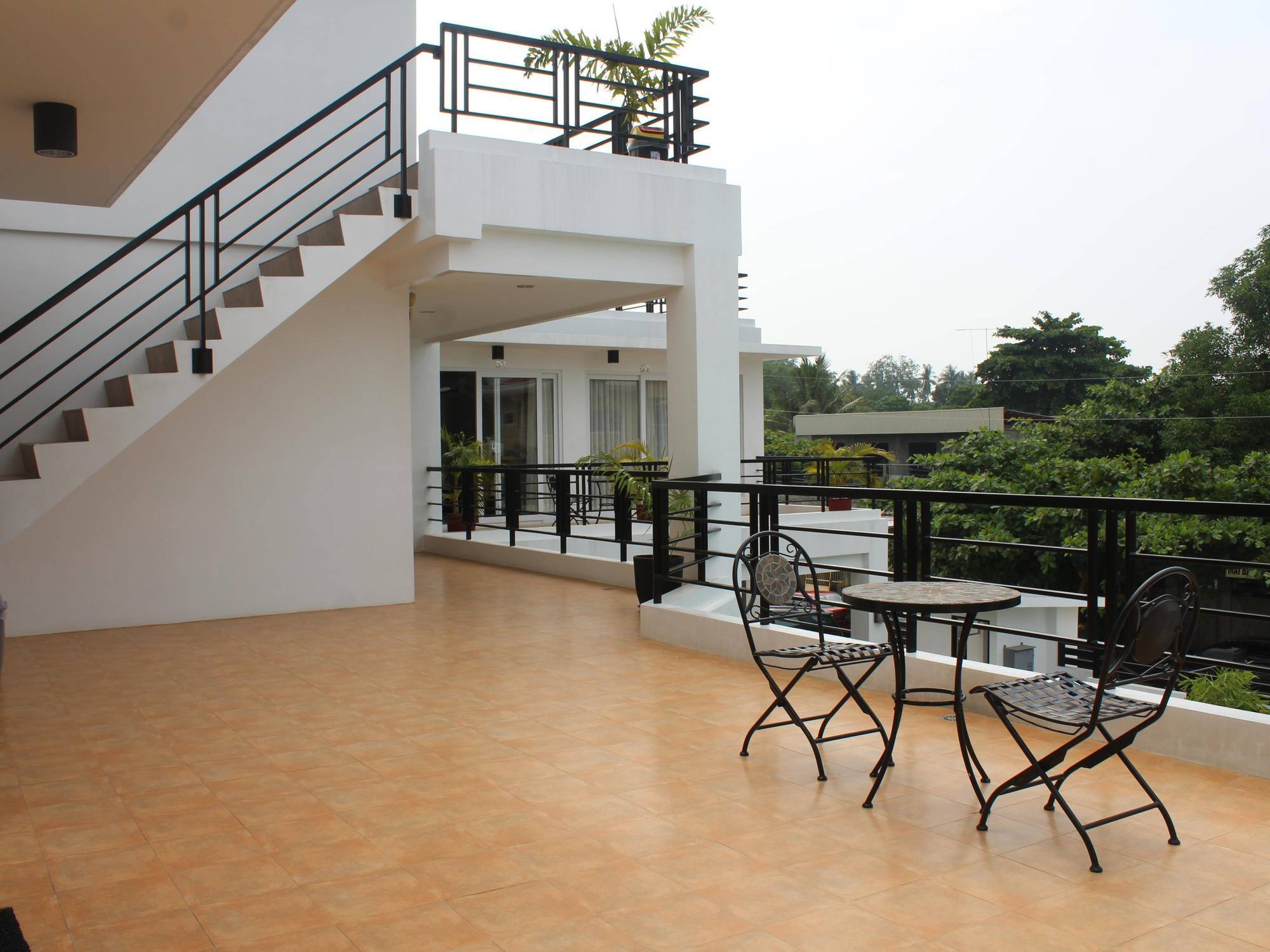 Be-Ing Suites Davao Екстер'єр фото