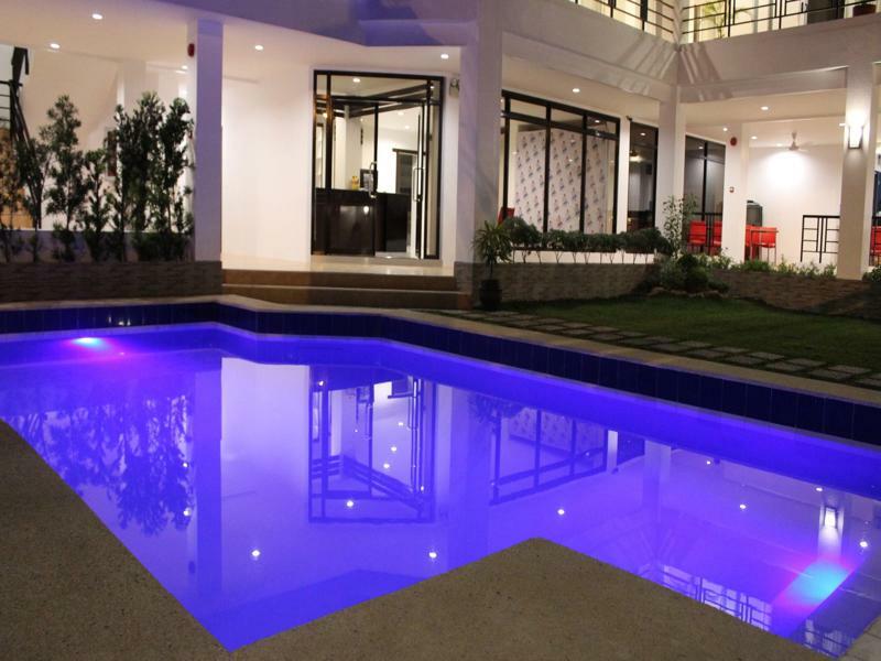 Be-Ing Suites Davao Екстер'єр фото
